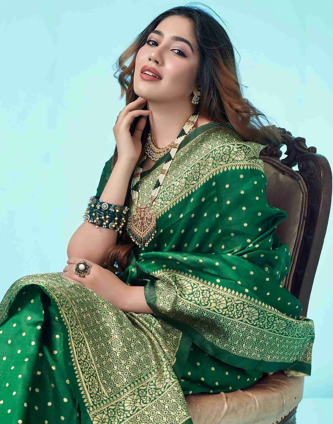 AXONIT Heritage Jacquard Saree with Heavy Golden Brocade Border