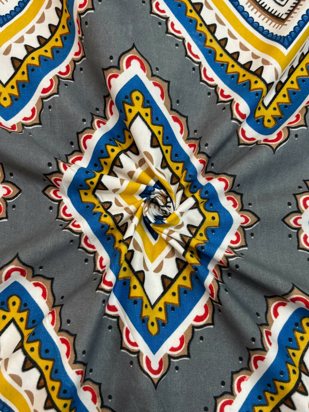 GAURA 218x240 cm Double Bedsheet with 2 Pillow Covers – Grey Geometric Diamond Print PANCHAJANYA FASHIONS