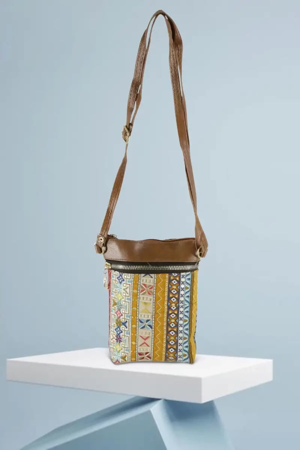 1720594139356__1720594138853__han012587_Yellow_11zon