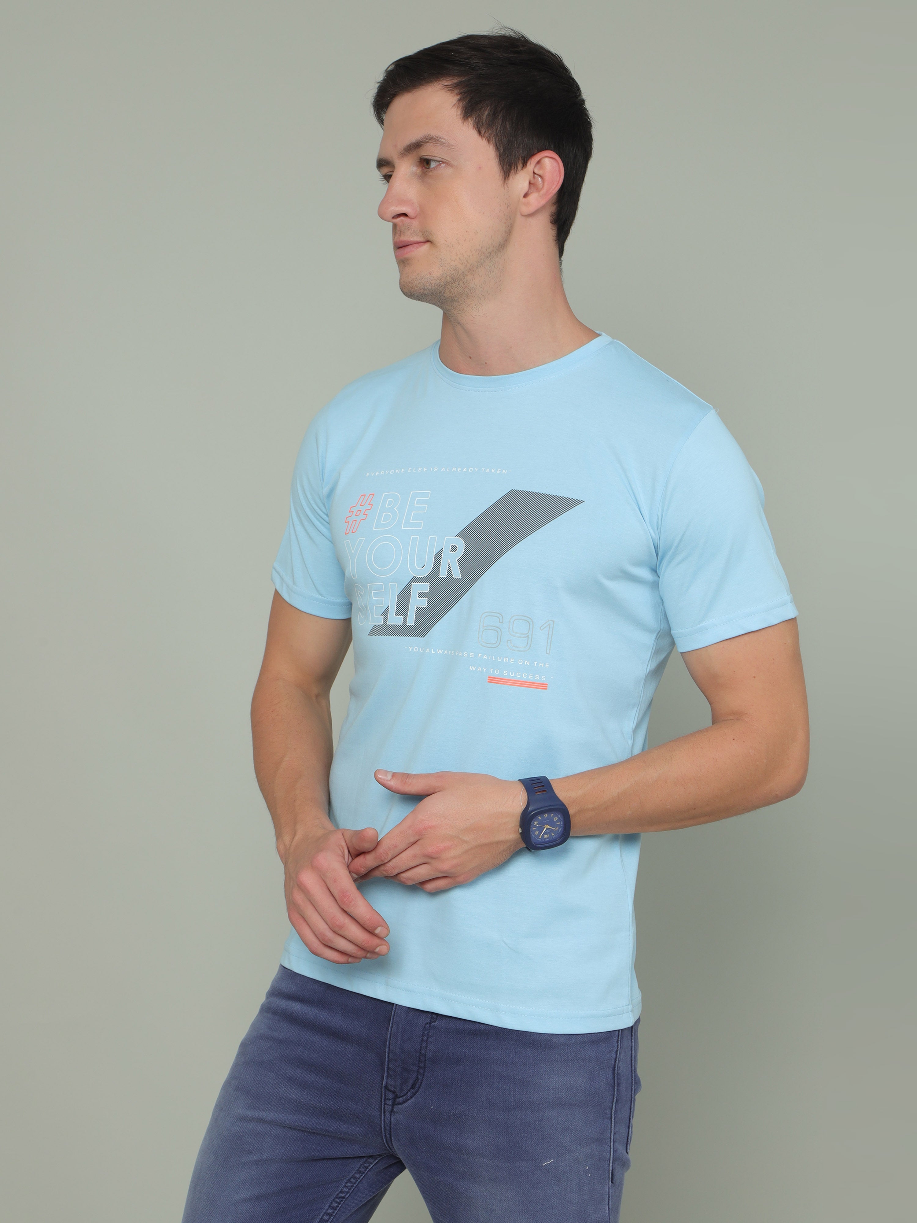 Men's Sky Blue Regular Fit Printed Crew Neck Half Sleeves T-Shirt