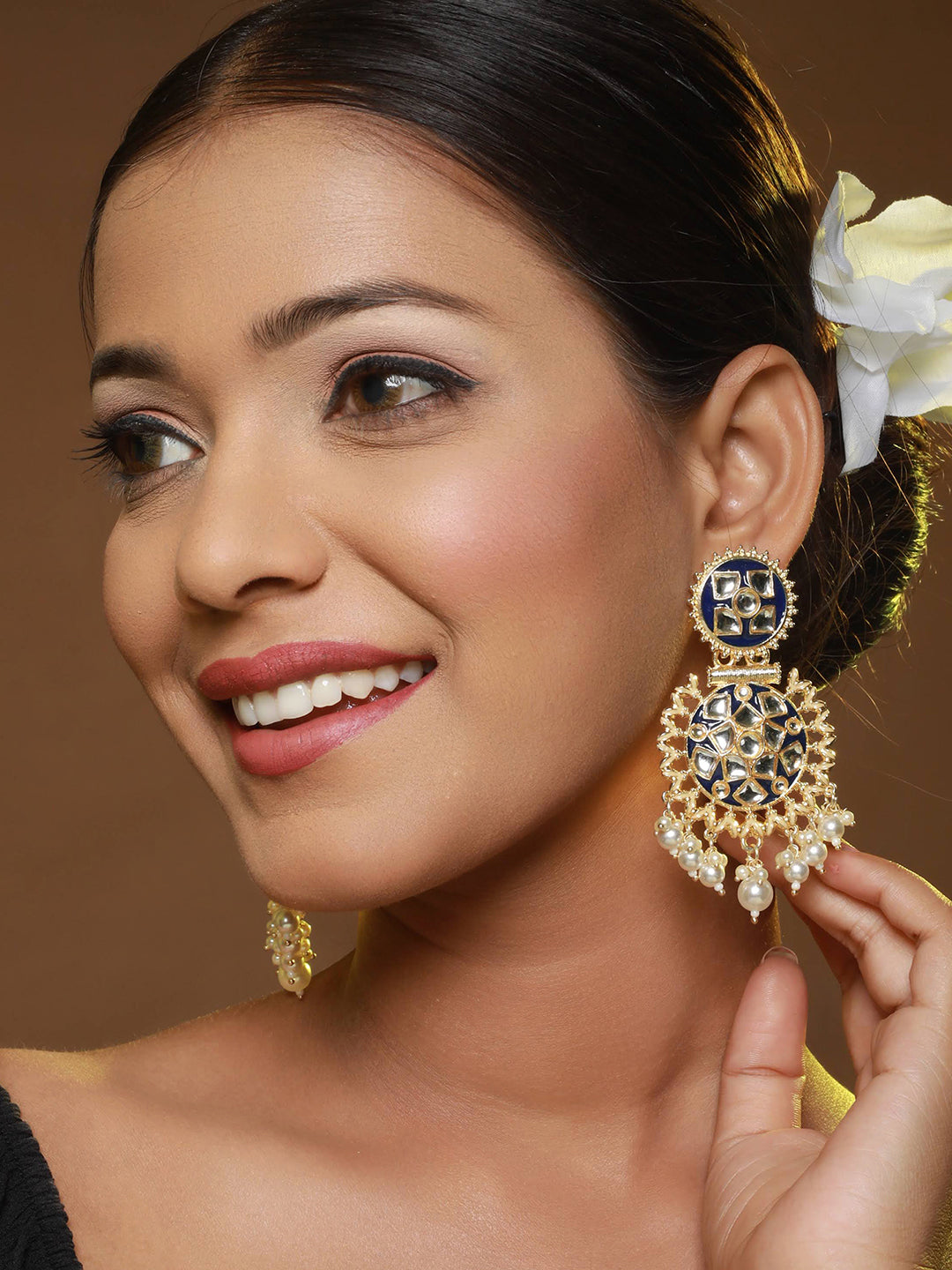 Gold-Toned Kundan Studded Circular Chandbalis