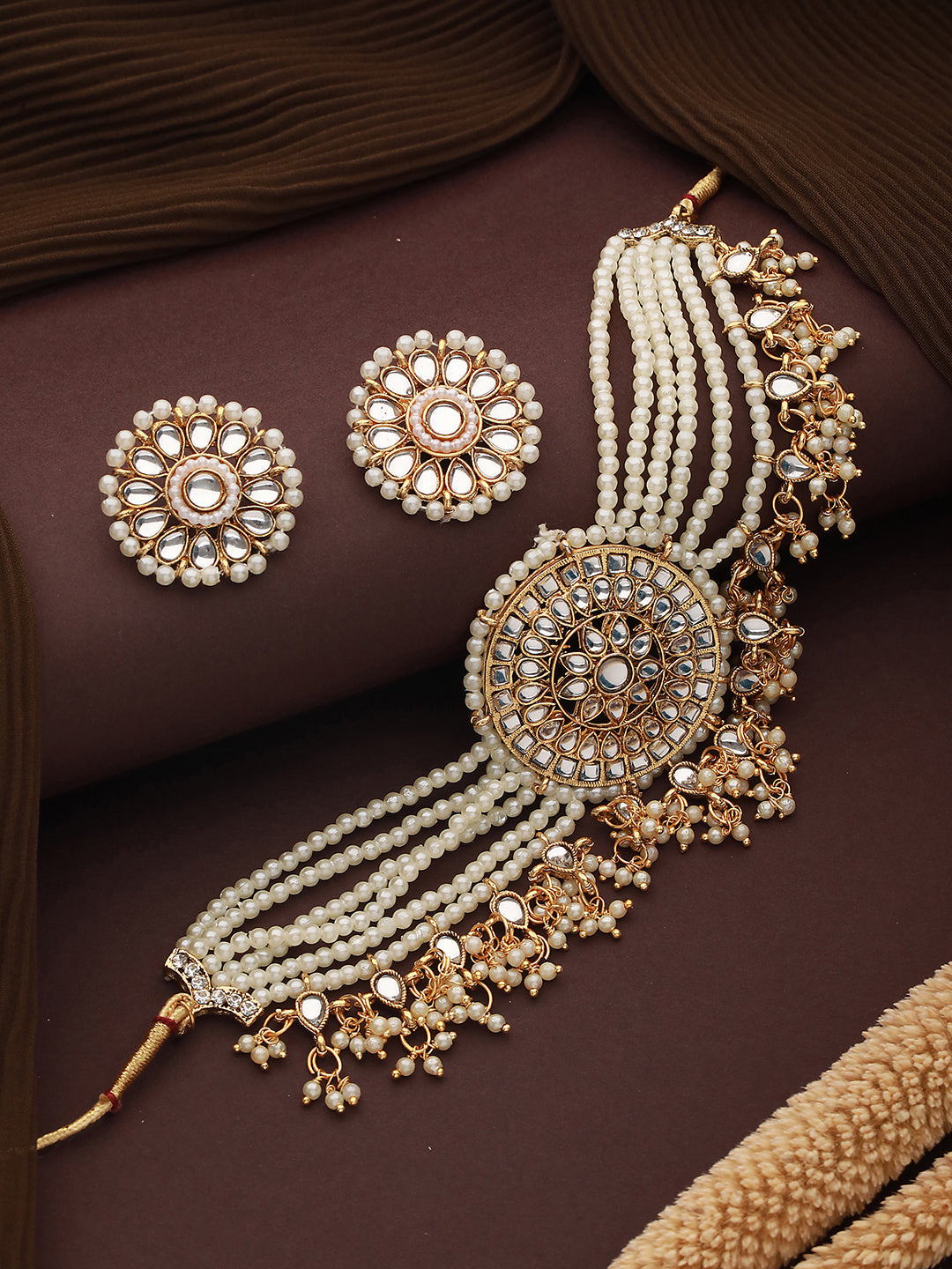 Gold-Plated Kundan-Studded & Beaded Necklace & Earrings