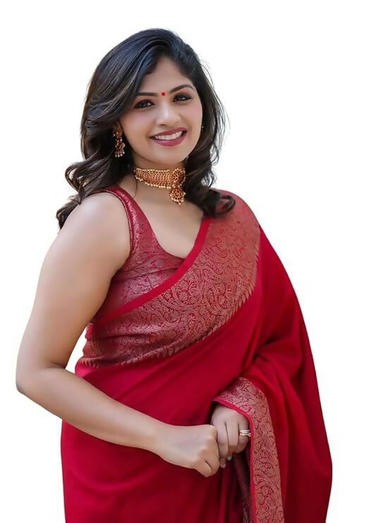 AXONIT Emerald Elegance Jacquard Silk Saree with Rich Gold Zari Pallu