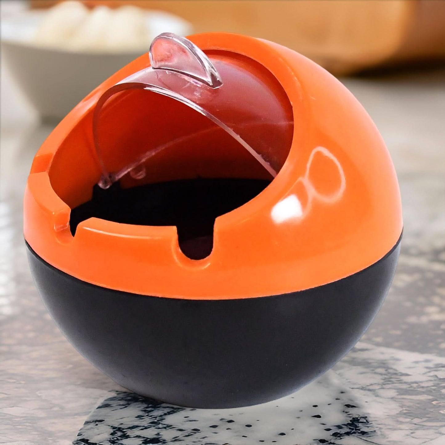 Windproof Ball Ashtray with Lid