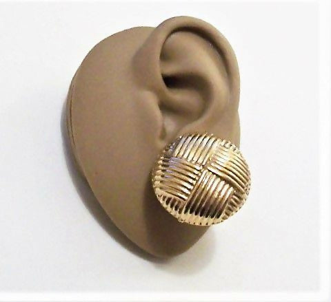 Avon Rib Layered Buttons Clip On Earrings