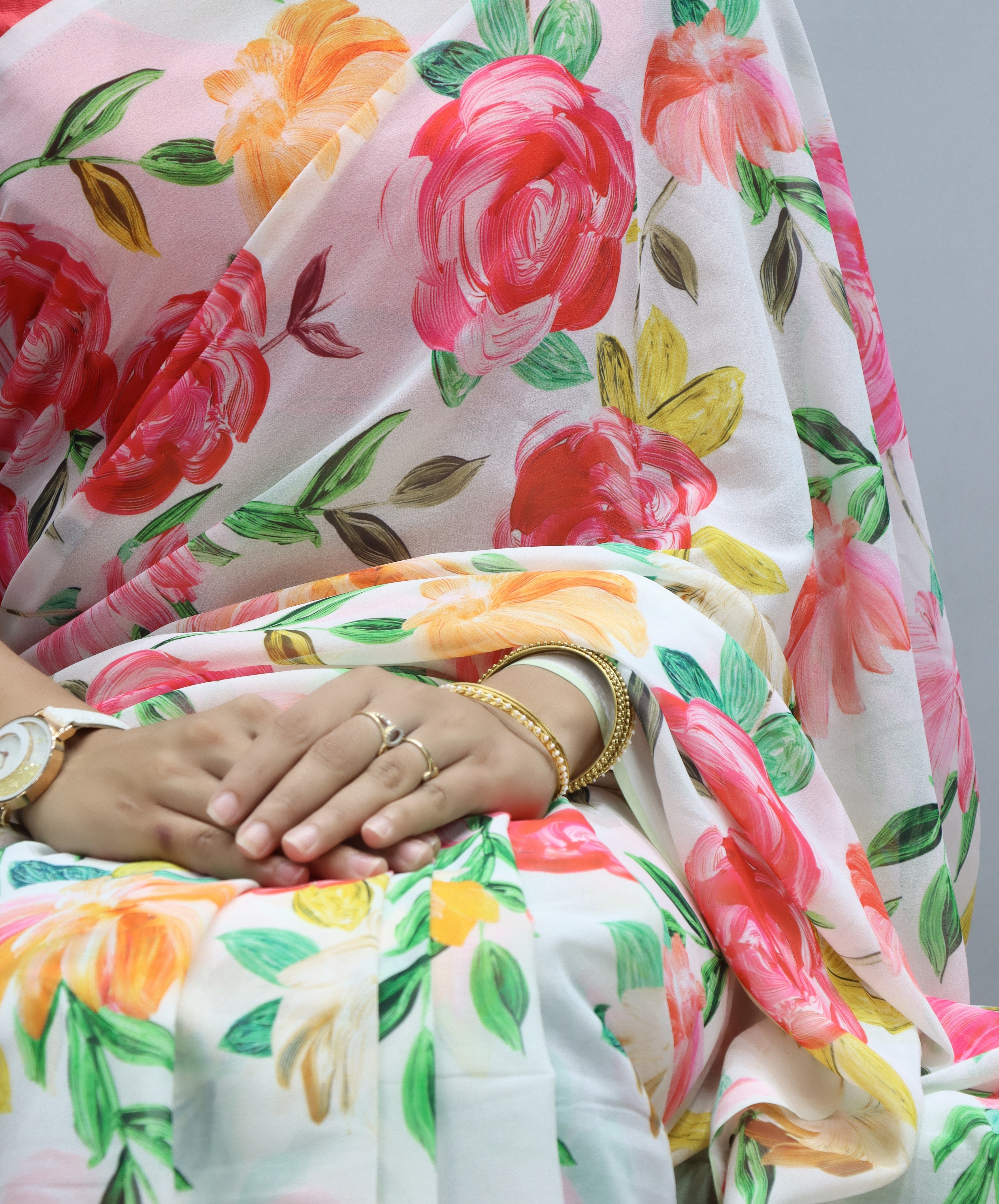 Beautiful Weightless Floral Printed Sarees With Unstitched Blouse
