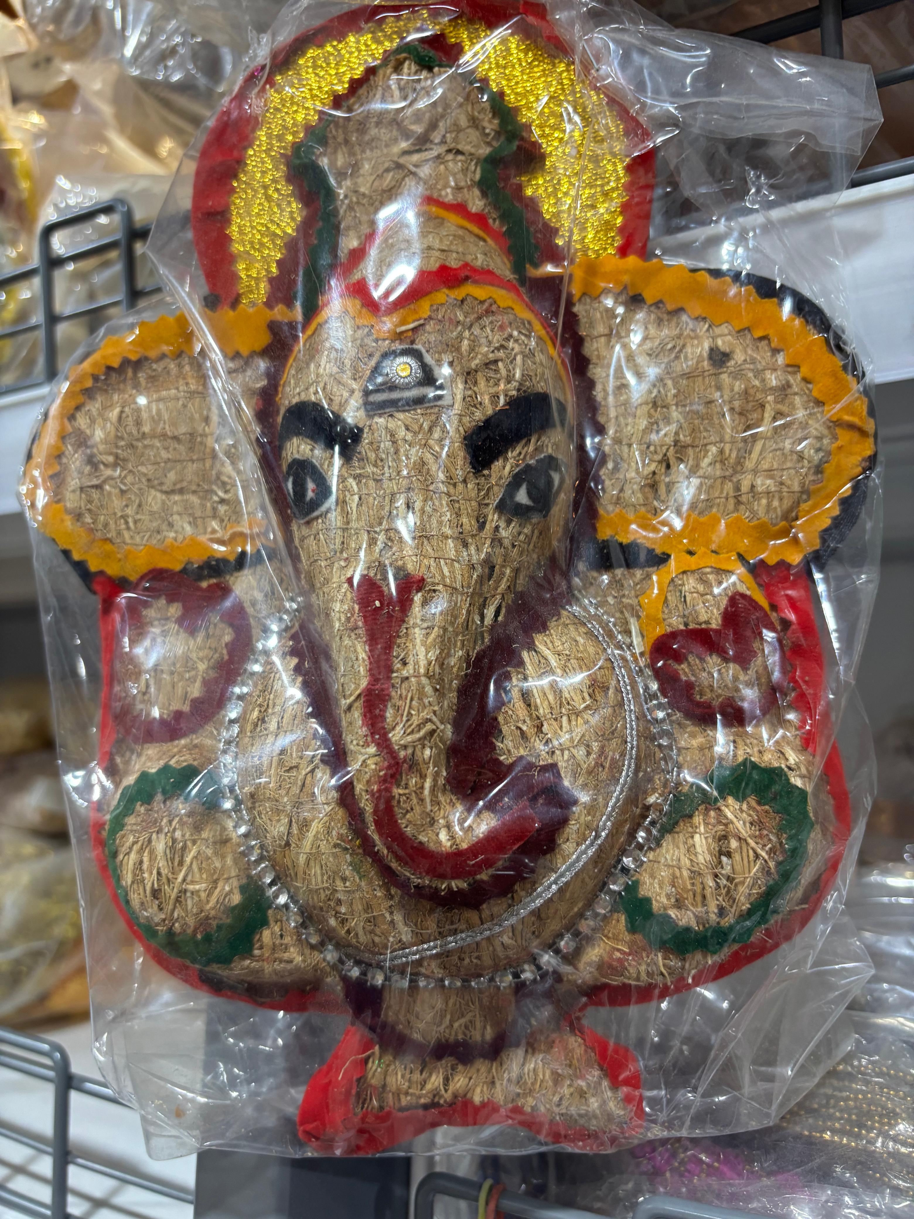 Ottiveru Ganapati Handmade Ganesha Wall Hanging Idol for Pooja and Gifting