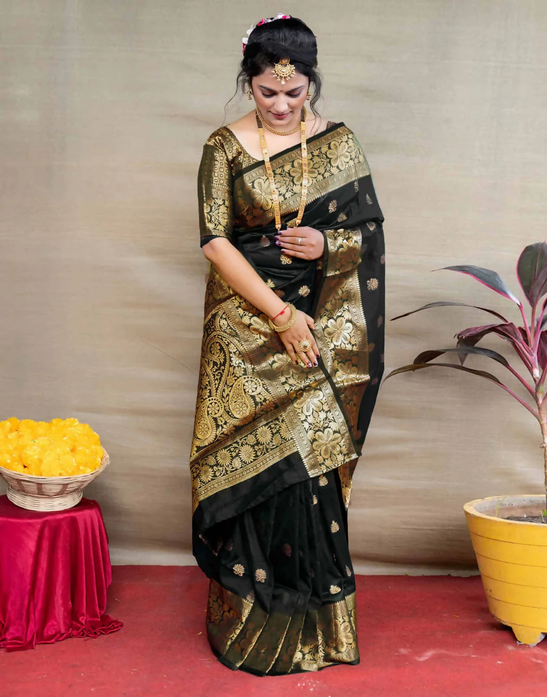 AXONIT Royal Emerald Jacquard Saree with Broad Golden Zari Border & Pallu