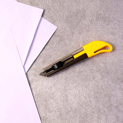 Heavy-duty Stainless Steel Body Utility Cutter Knife (1 Pc  With 2 Extra Blade)