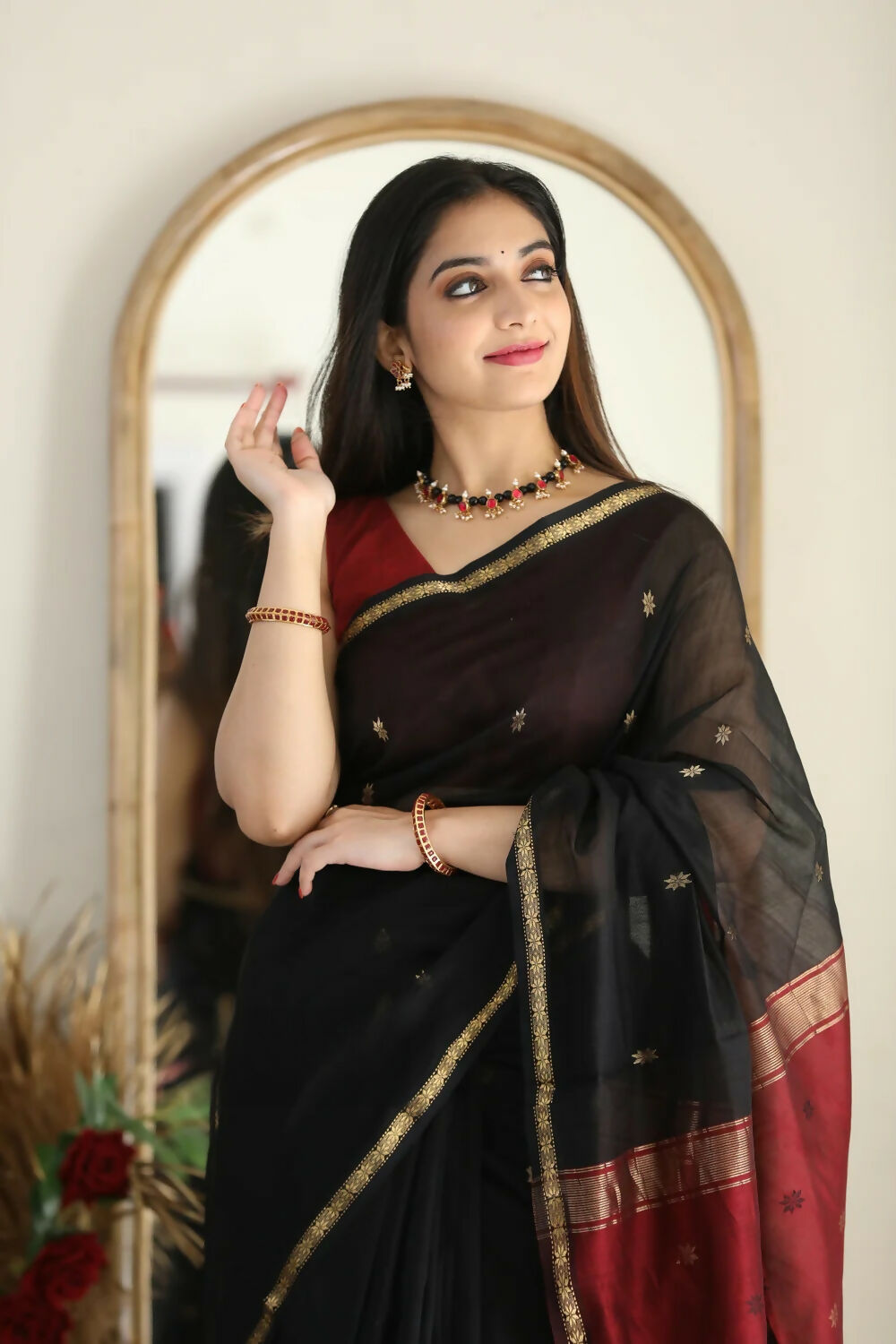 AXONIT Pure Soft Cotton Saree with Zari Checks, Golden Border & Contrast Pallu