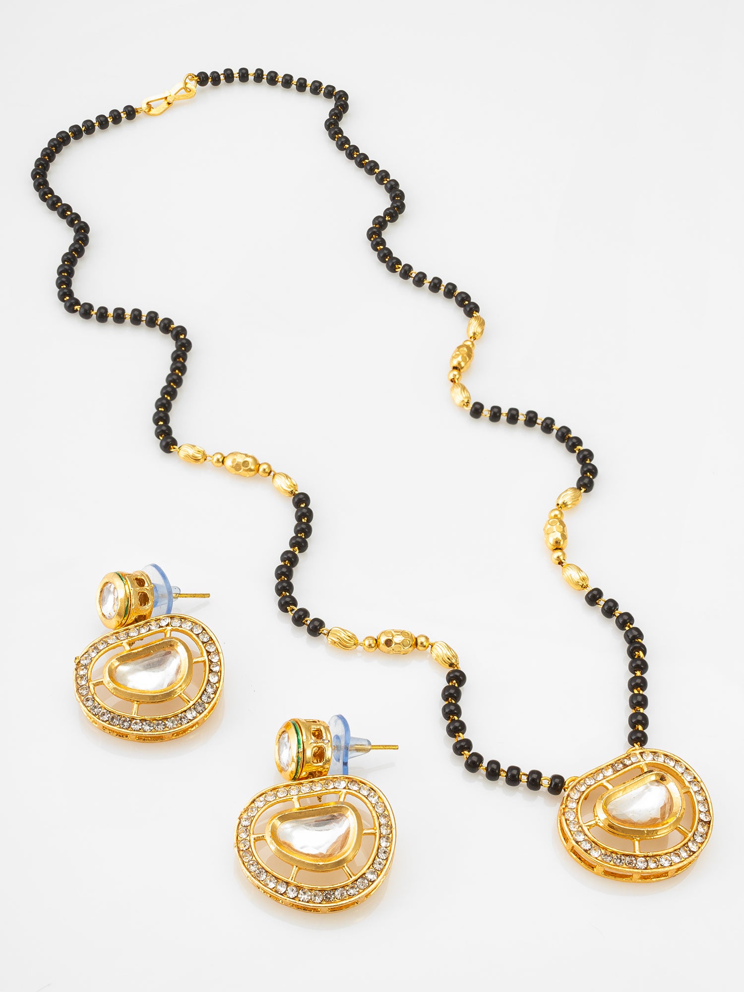 Kundan Mangalsutra Set with  Polki Pendant and Crystal Studded Circular Earrings | Aadita Jewelry