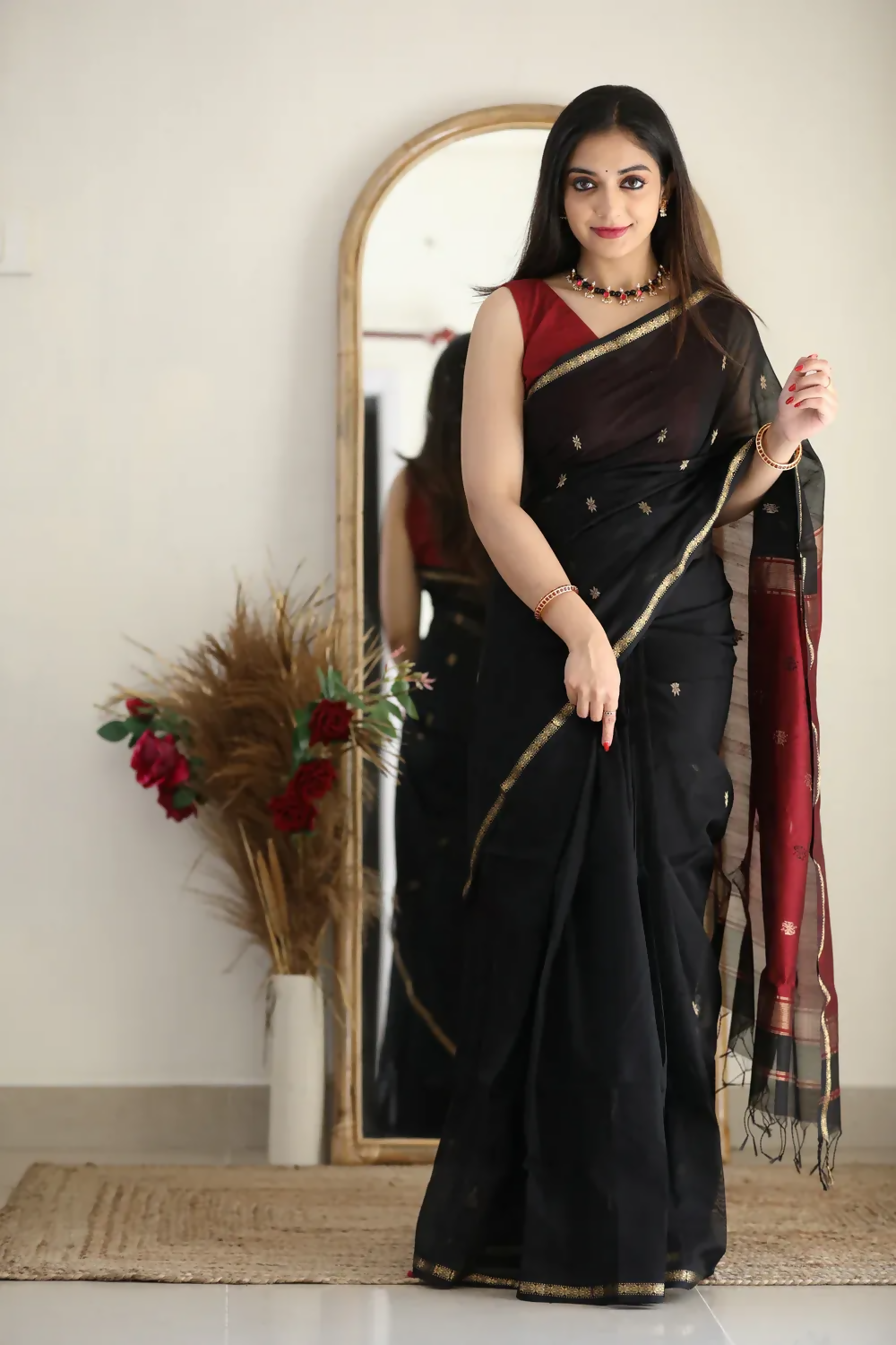 AXONIT Pure Soft Cotton Saree with Zari Checks, Golden Border & Contrast Pallu