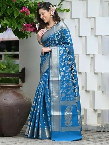 AXONIT Soft Silk Saree with Golden Zari Floral & Peacock Weaving