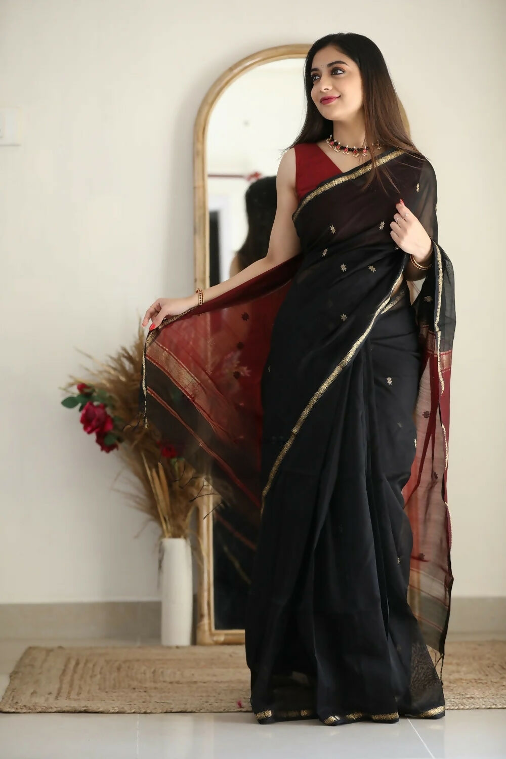AXONIT Pure Soft Cotton Saree with Zari Checks, Golden Border & Contrast Pallu