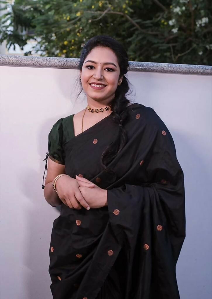 AXONIT Golden Noir Premium Black Jacquard Silk Saree with Gold Zari Buti