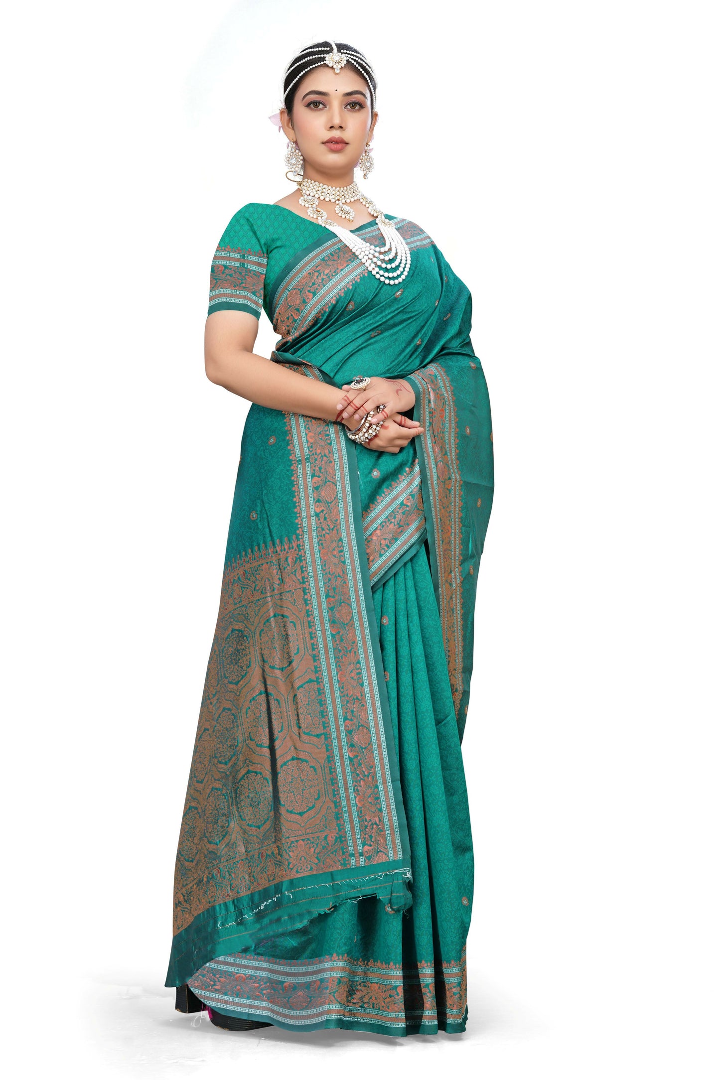 AXONIT Emerald Elegance Premium Jacquard Silk Saree with Antique Gold Zari Work