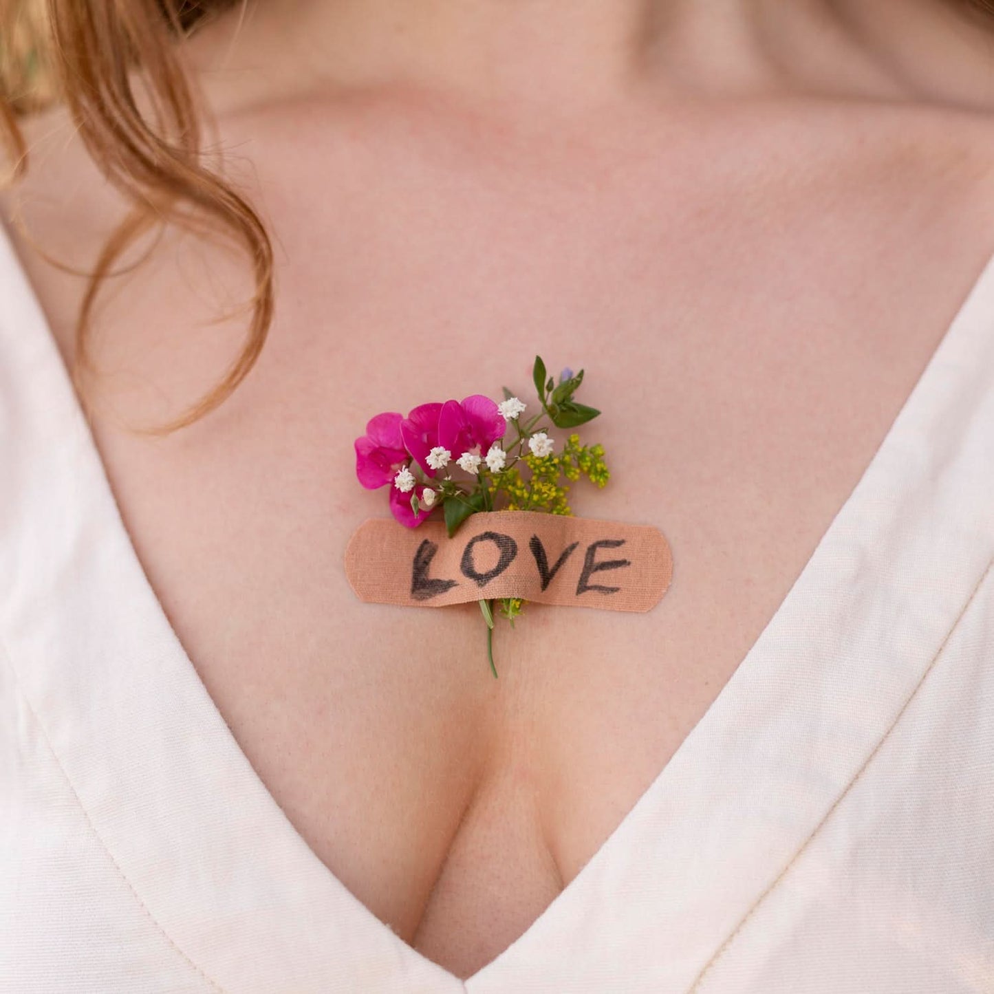 Invisible Breast Lift Tape – Boob Tape + 10 Pairs Nipple Covers