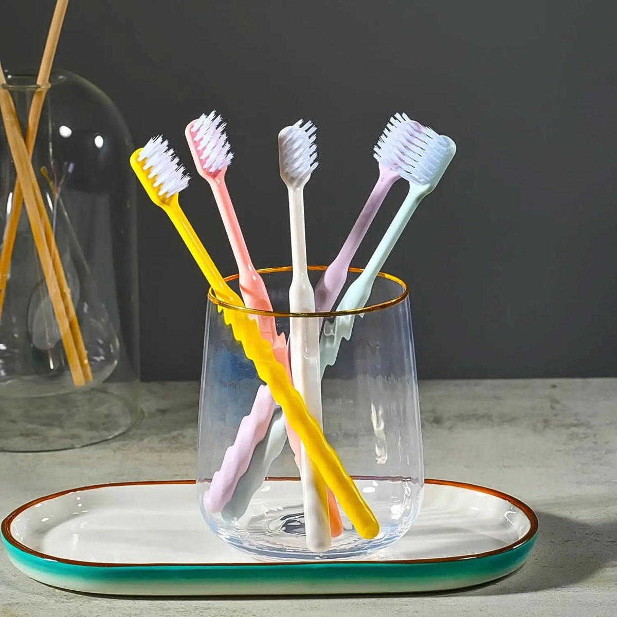 Plastic Toothbrush With Plastic Round Box (20 Pcs Set) HP DD