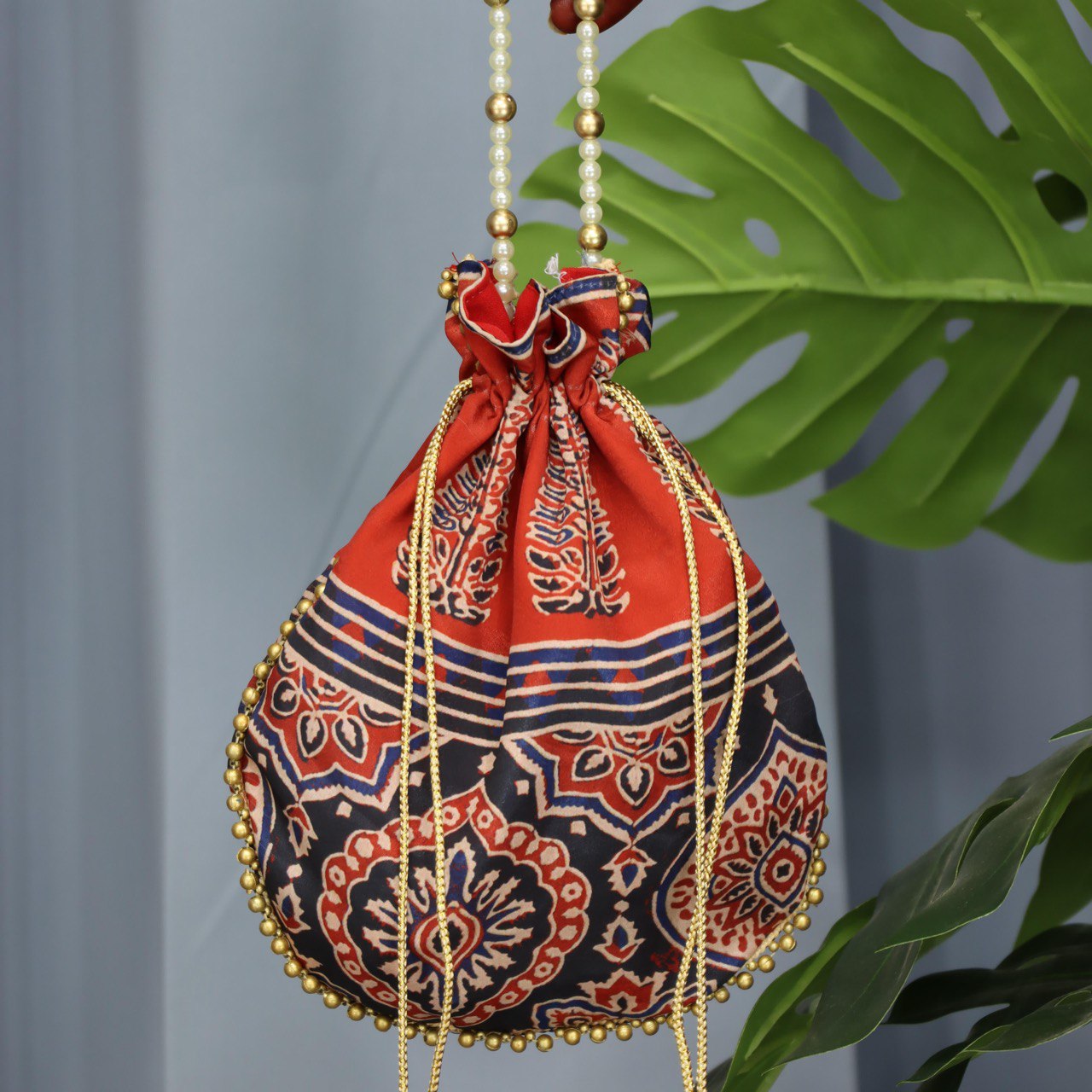 Designer Batwa with Pearl Handle