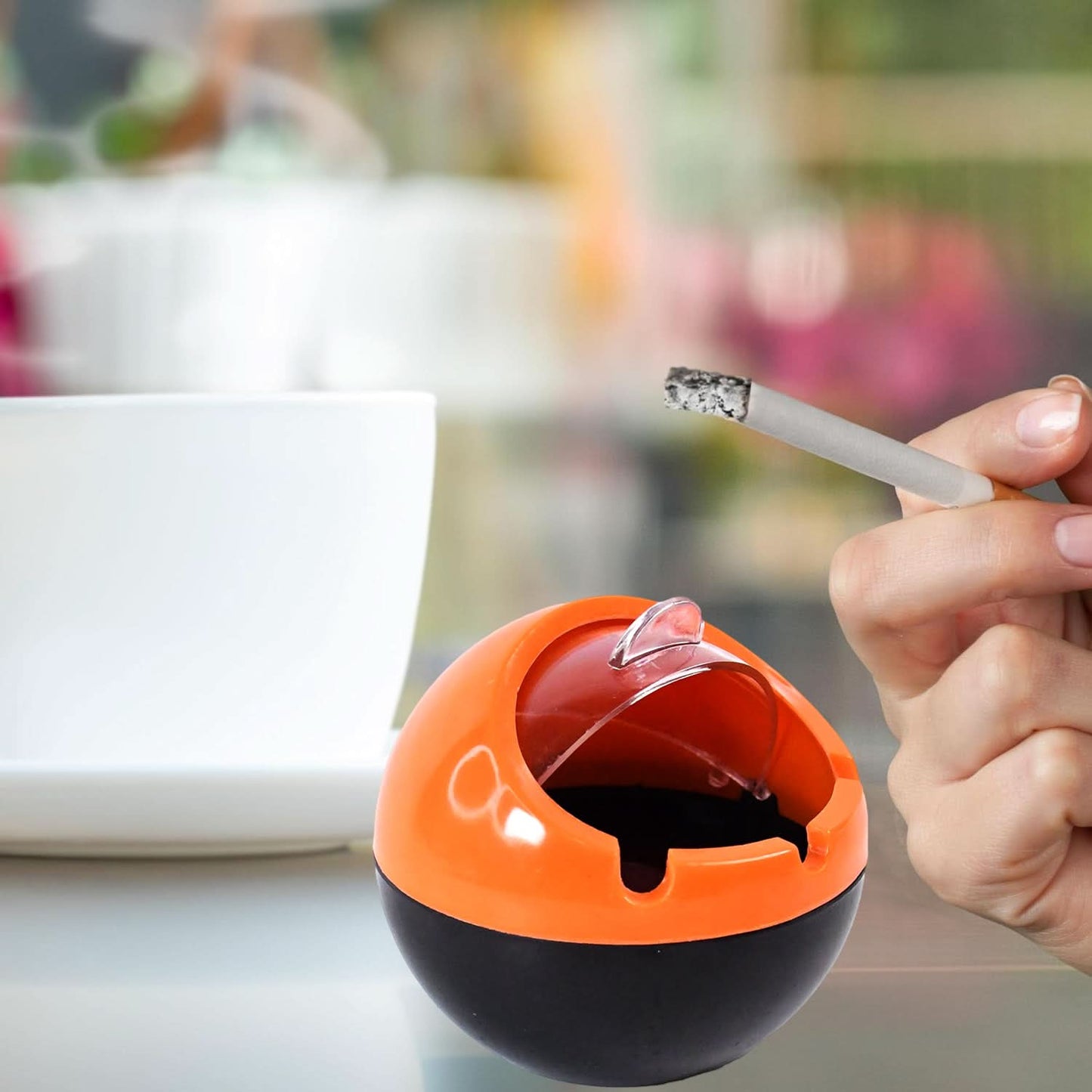 Windproof Ball Ashtray with Lid