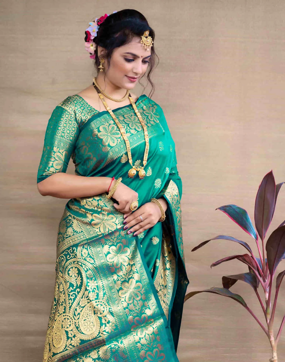 AXONIT Royal Emerald Jacquard Saree with Broad Golden Zari Border & Pallu