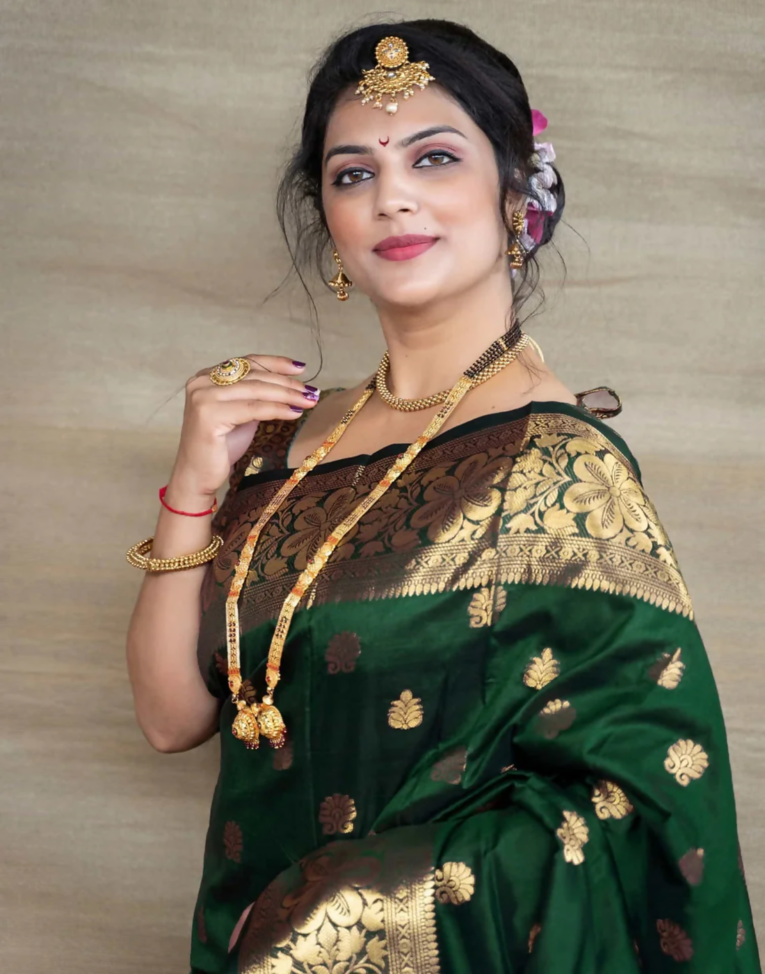 AXONIT Royal Emerald Jacquard Saree with Broad Golden Zari Border & Pallu
