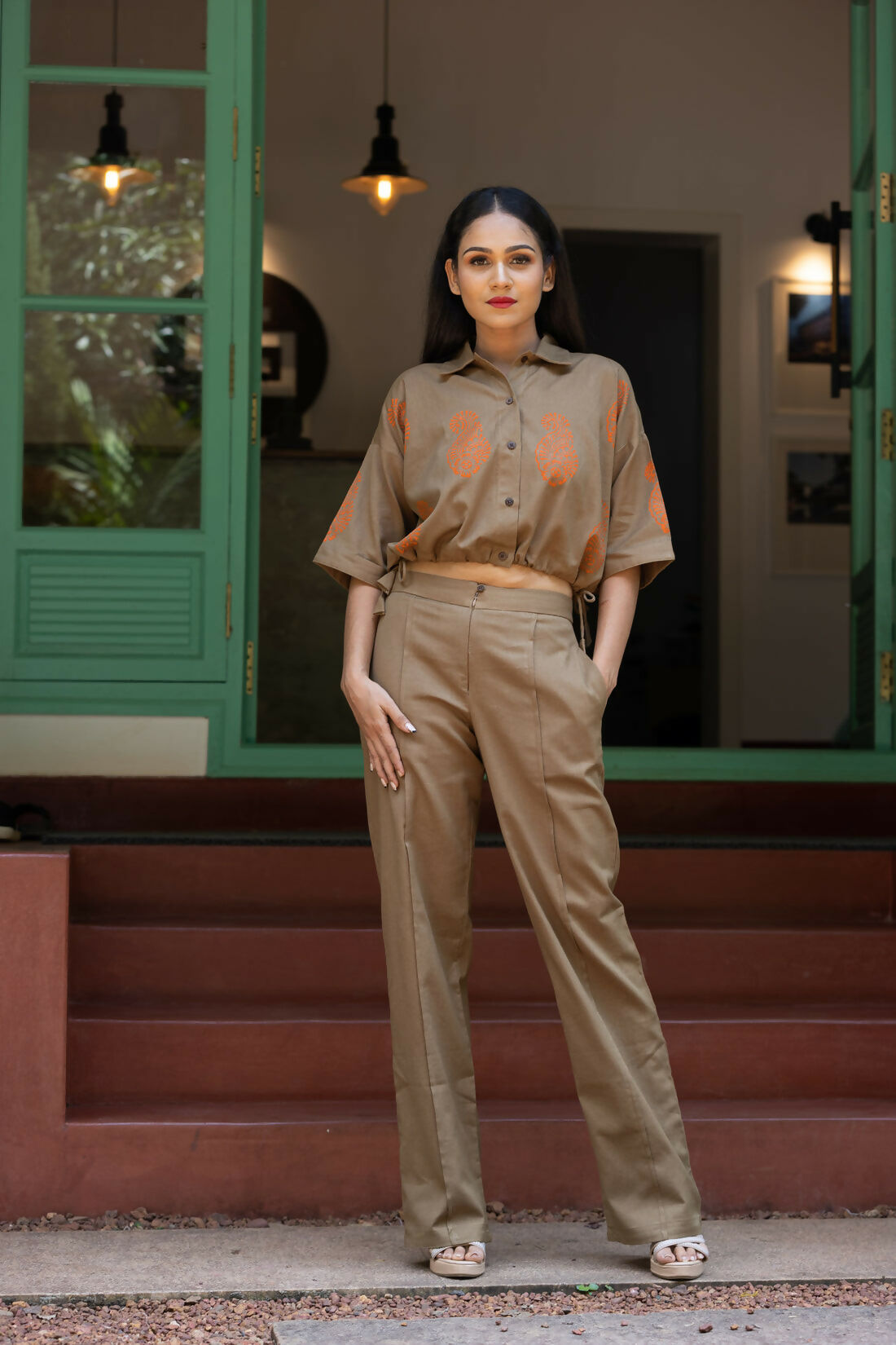 Olivia Women’s Sporty Handprinted Cotton Twill Shirt with Drawstring Hem (Top) Studio Sienna