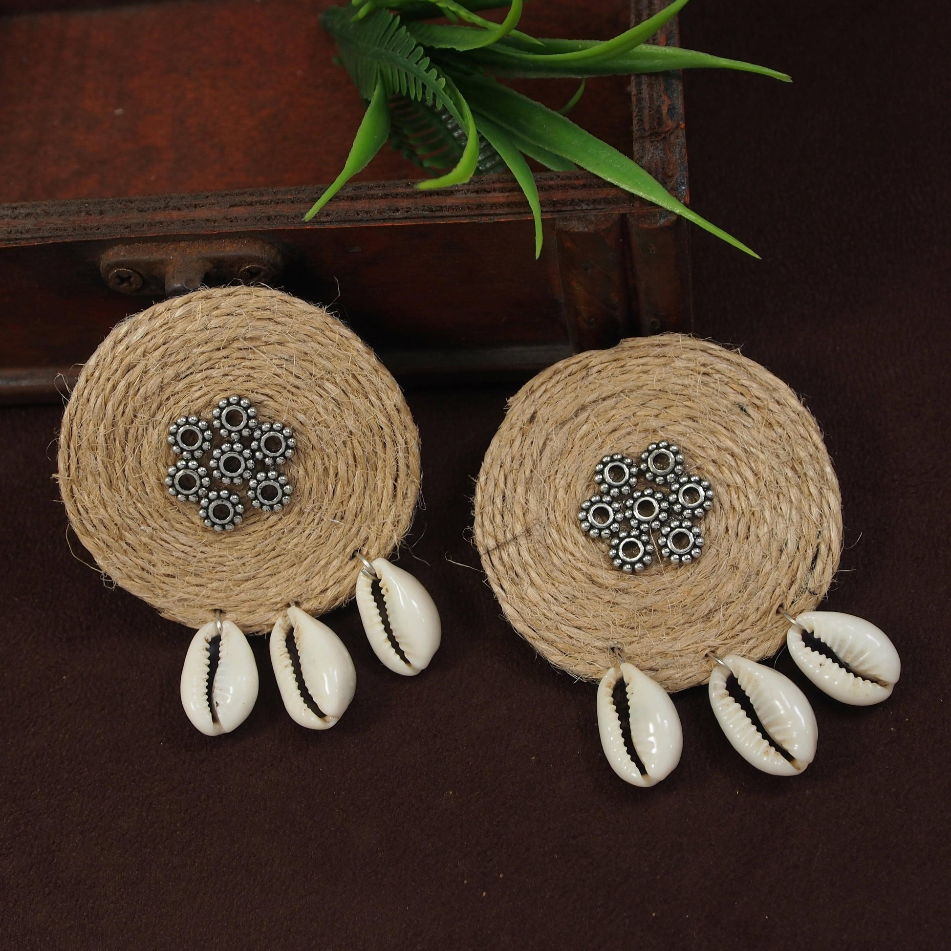 DESINGER HANDMADE EARRINGS - HalfPe