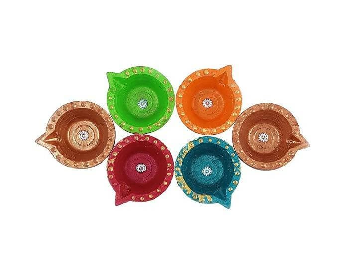 MANTOUSS Premium Dry Fruit and Delicious Chocolate Combo-Cashew,Almond,Walnut and Raisin (50gms Each)+10 Pieces of Chocolate,300 GMS + 2 Cute diyas, Rangoli Colours and Diwali Greeting - HalfPe