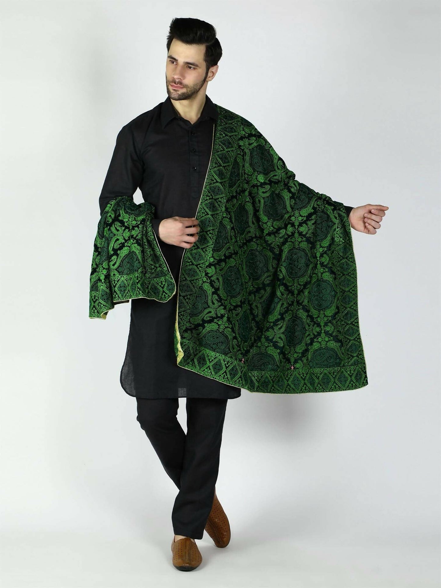 Moda Chales Men's Stylish Shawl (Green) - HalfPe