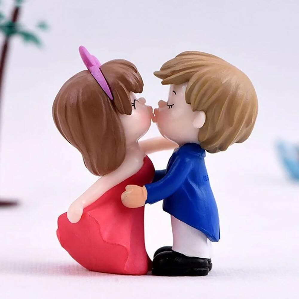 Miniature Romantic Love Hug Couple Statue Decorative Showpiece Decoration Items Gift For Boyfriend Girlfriend Husband Wife, PLASTIC ITEM - HalfPe