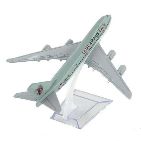 GM Qatar Airways Company Q.C.S.C. Boeing 747 16cm Model Airplane - HalfPe