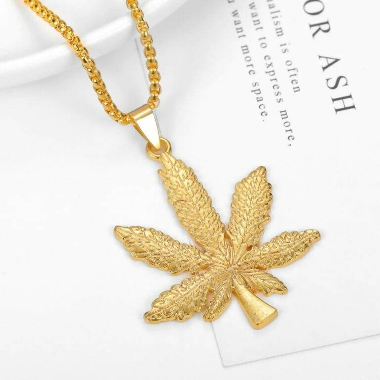 Pinapes Leaf Pendant Necklace for Men Women Fashion Jewelry - HalfPe