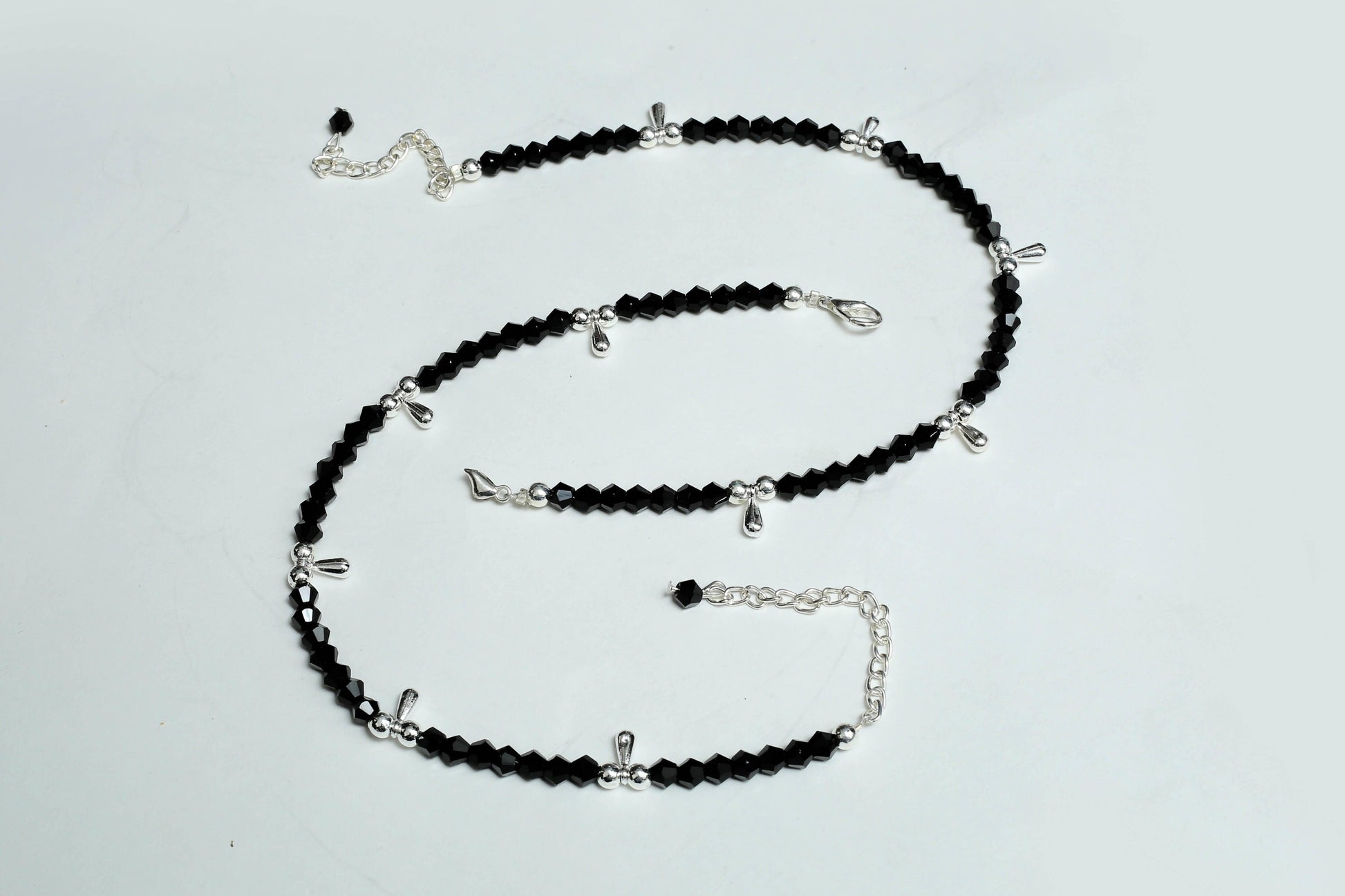 DESINGER ANKLET IN BLACK BEADS (set of 2) - HalfPe