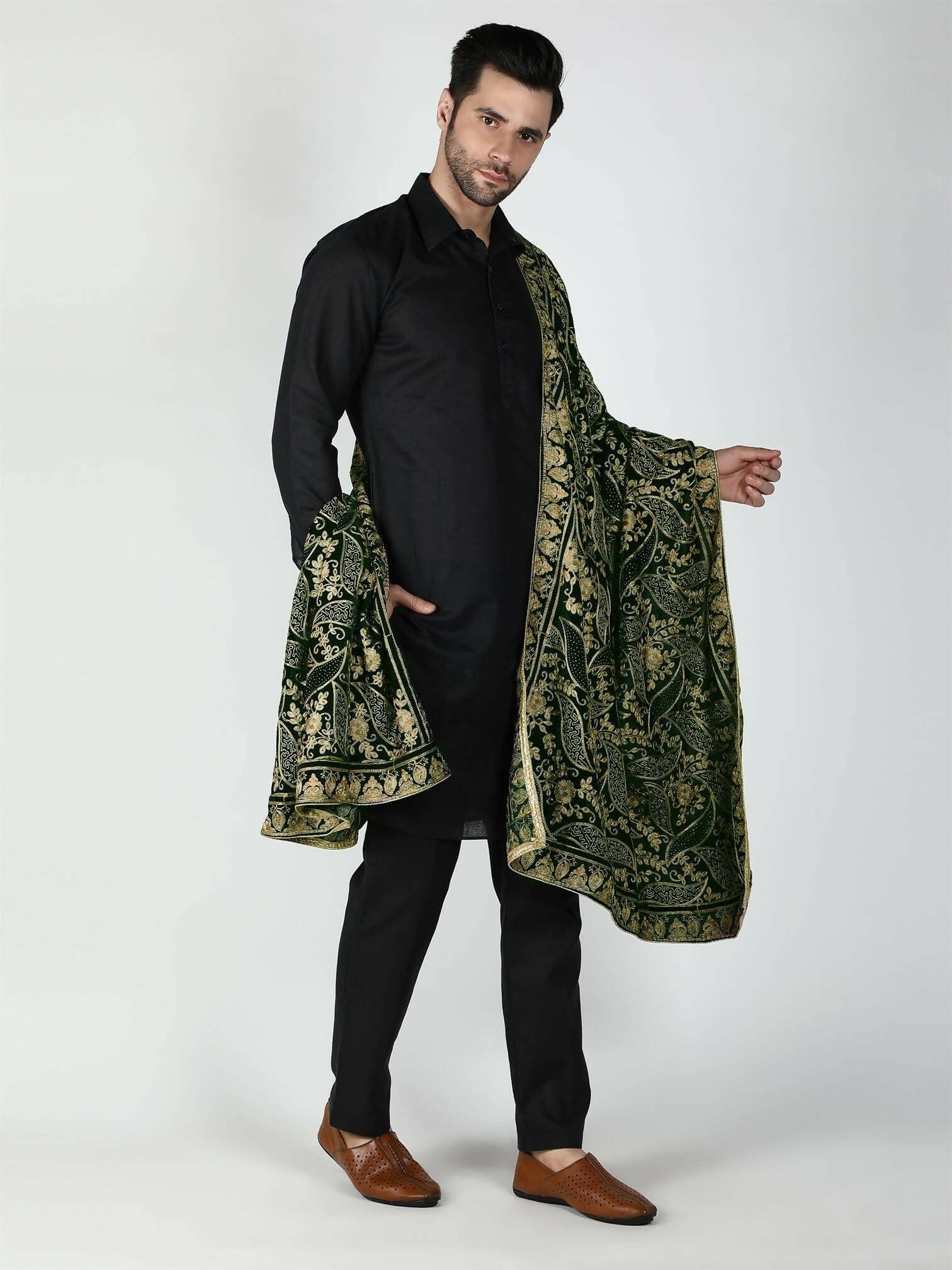 Moda Chales Men's Shawl (Green) - HalfPe