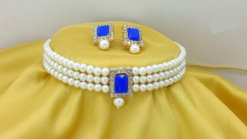 Alloy gold plated white jewel set with blue stones | MANATH - halfpeapp