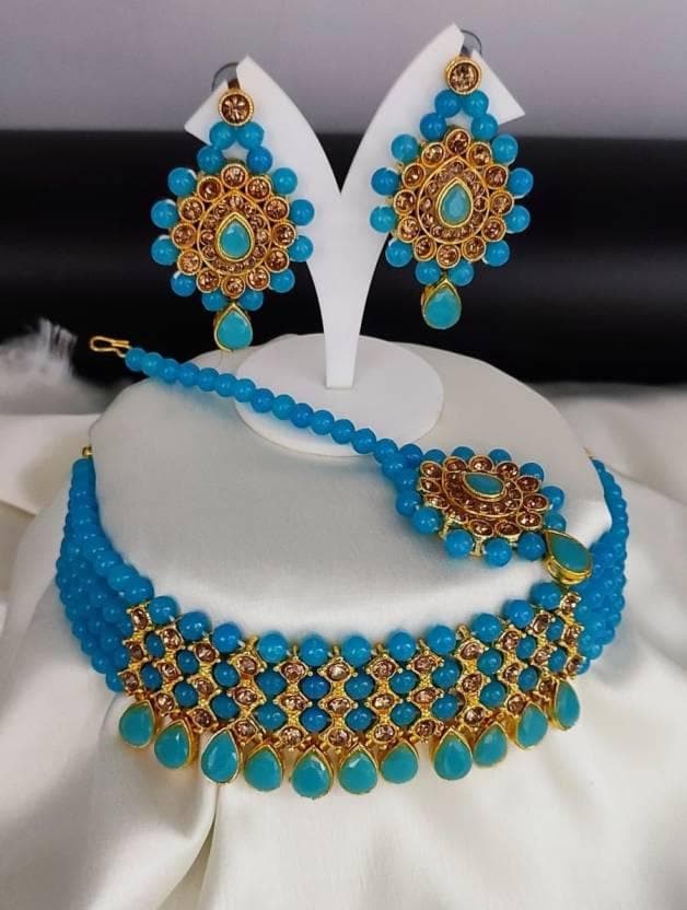 Alloy jewel set with blue beads hanging | MANATH - halfpeapp