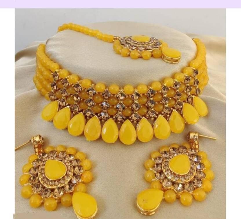 Alloy jewel set with yellow beads and stone hangings| MANATH - halfpeapp