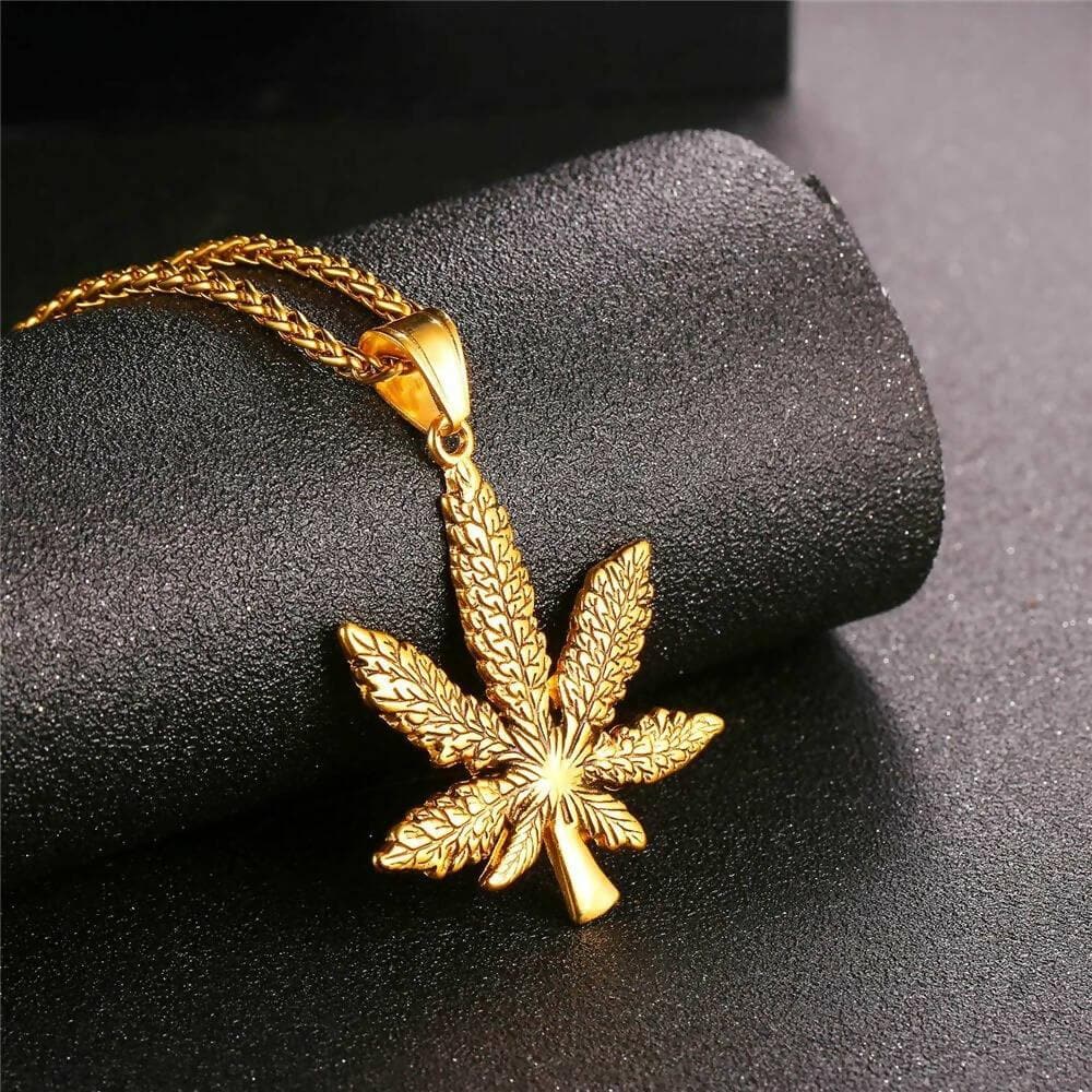 Pinapes Leaf Pendant Necklace for Men Women Fashion Jewelry - HalfPe