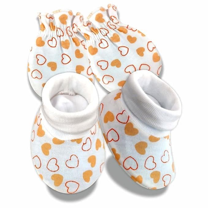 KIDS AND BEBS New Born Baby Mitten And Booties Set ( heart orange ) - halfpeapp