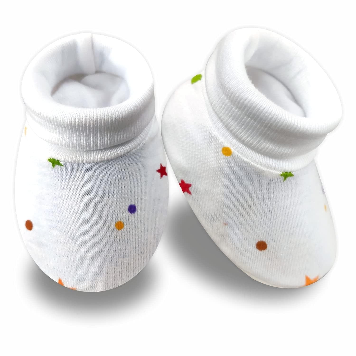 KIDS AND BEBS New Born Baby Mitten And Booties Set ( star white ) - halfpeapp