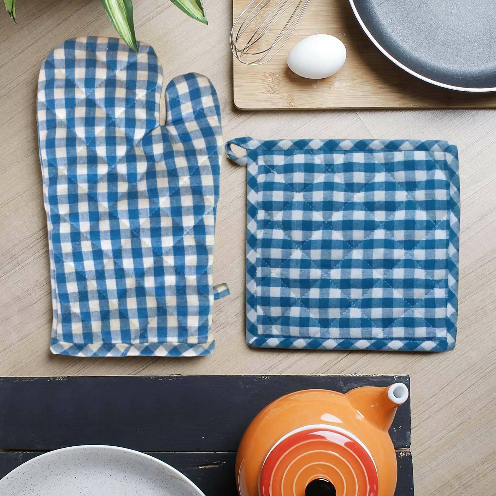 Lushomes oven gloves pot holder Combo, Blue Small Checks microwave gloves & pot holder for kitchen - HalfPe