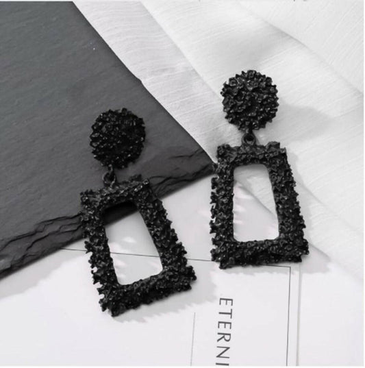 Pinapes Rectangle Geometric Metallic Earrings (Black) - HalfPe