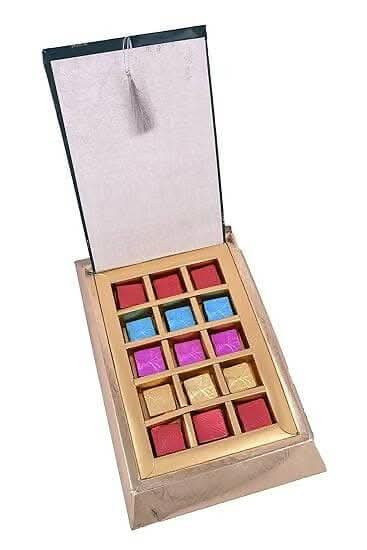 MANTOUSS Christmas Gift-Pemium Christmas Chocolate Box/Hamper+ Merry Cristmas Greeting Card+Santa Cap - HalfPe