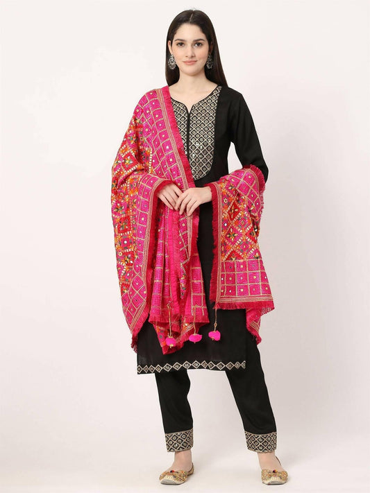 Magenta Mullticolour Embroidery Phulkari Dupatta with Mirror - HalfPe